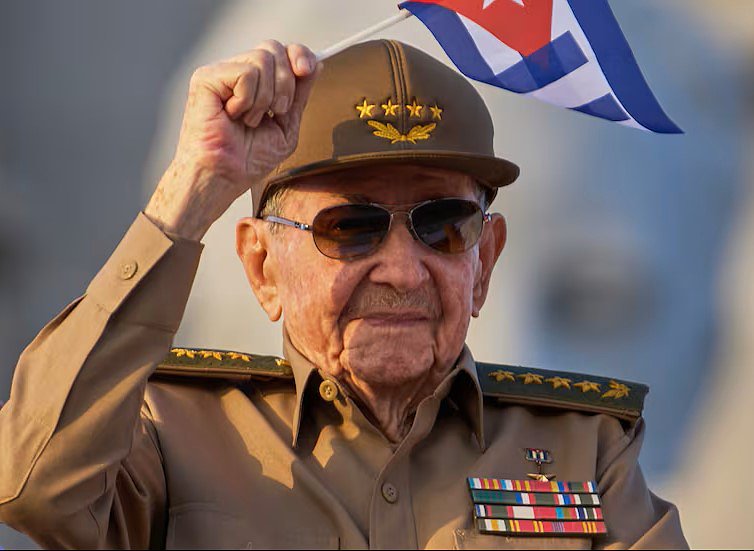 El PCE condena con firmeza la decisión de EEUU de imputar al General de Ejército Raúl Castro