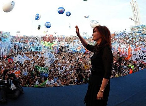 Nuestra solidaridad con Cristina Fernández de Kirchner, víctima del lawfare de la derecha